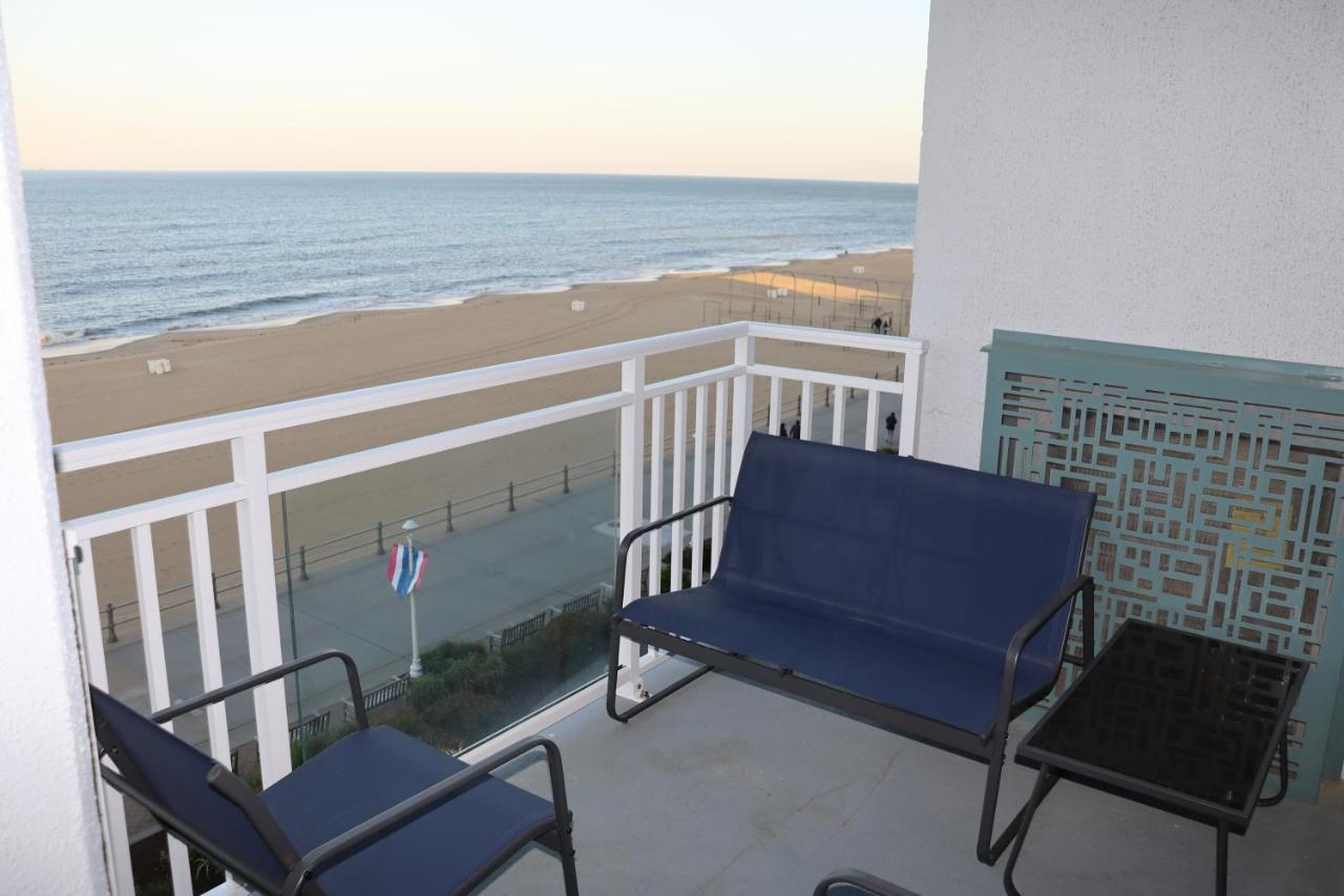 Oceanfront Beach, Sky, & Dolphins Apartment Virginia Beach Exterior photo