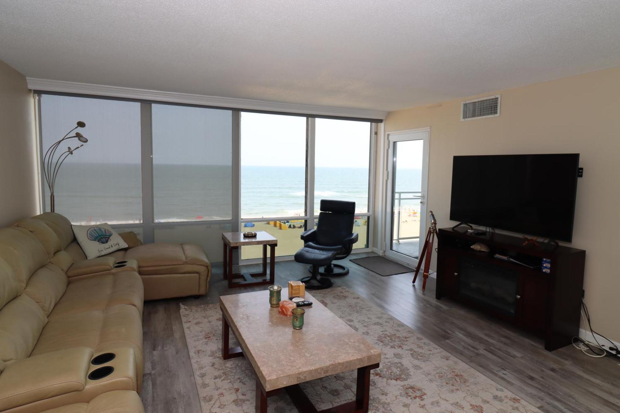 Oceanfront Beach, Sky, & Dolphins Apartment Virginia Beach Exterior photo