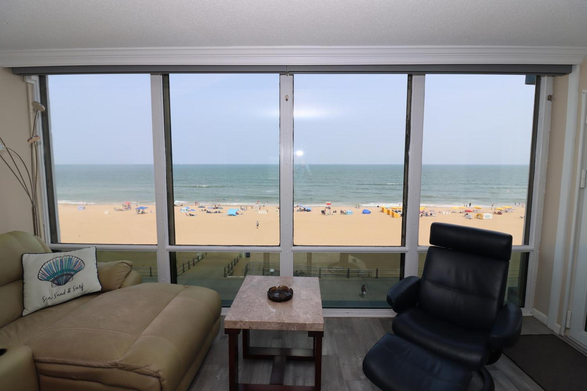 Oceanfront Beach, Sky, & Dolphins Apartment Virginia Beach Exterior photo